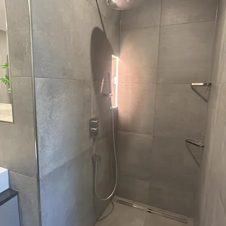 Moeblierte 3 شقة *