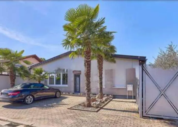 Moeblierte דירה *